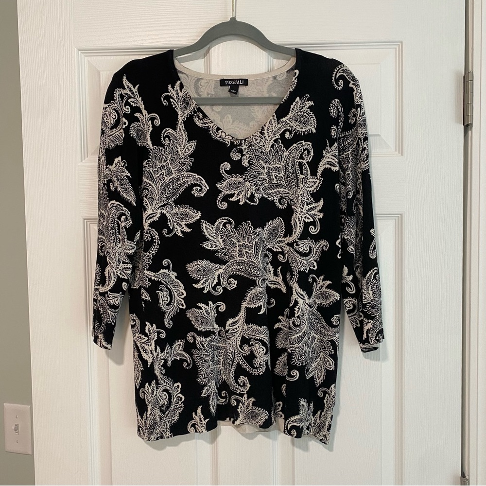 Roz & Ali Black and Cream Paisley Top